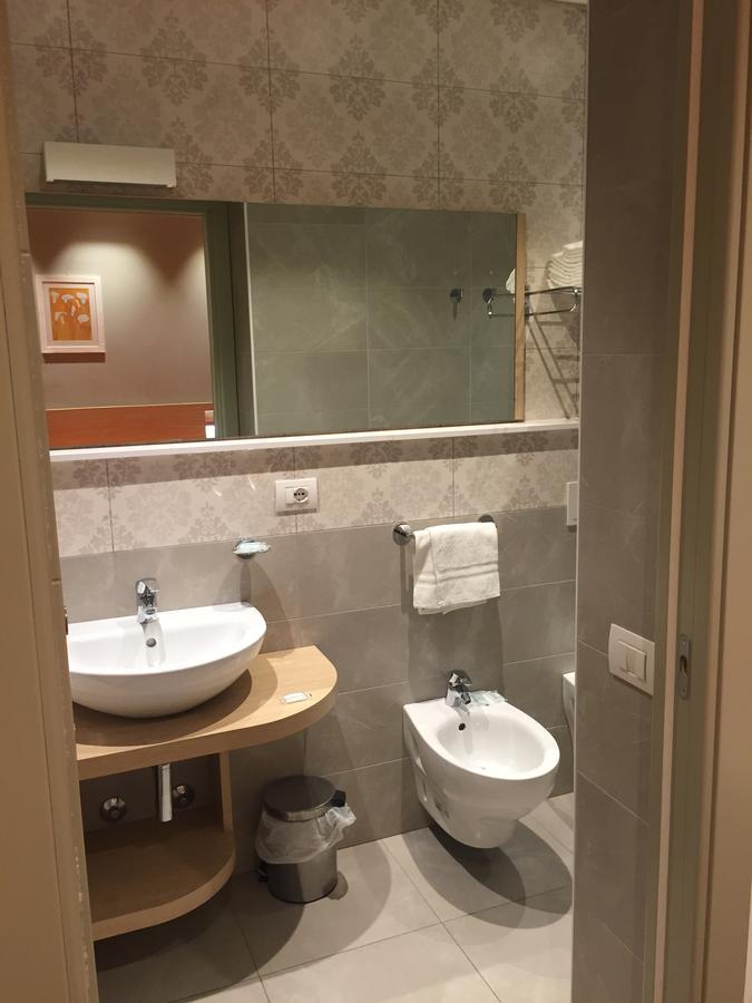 Hotel Liane Риччоне Екстер'єр фото