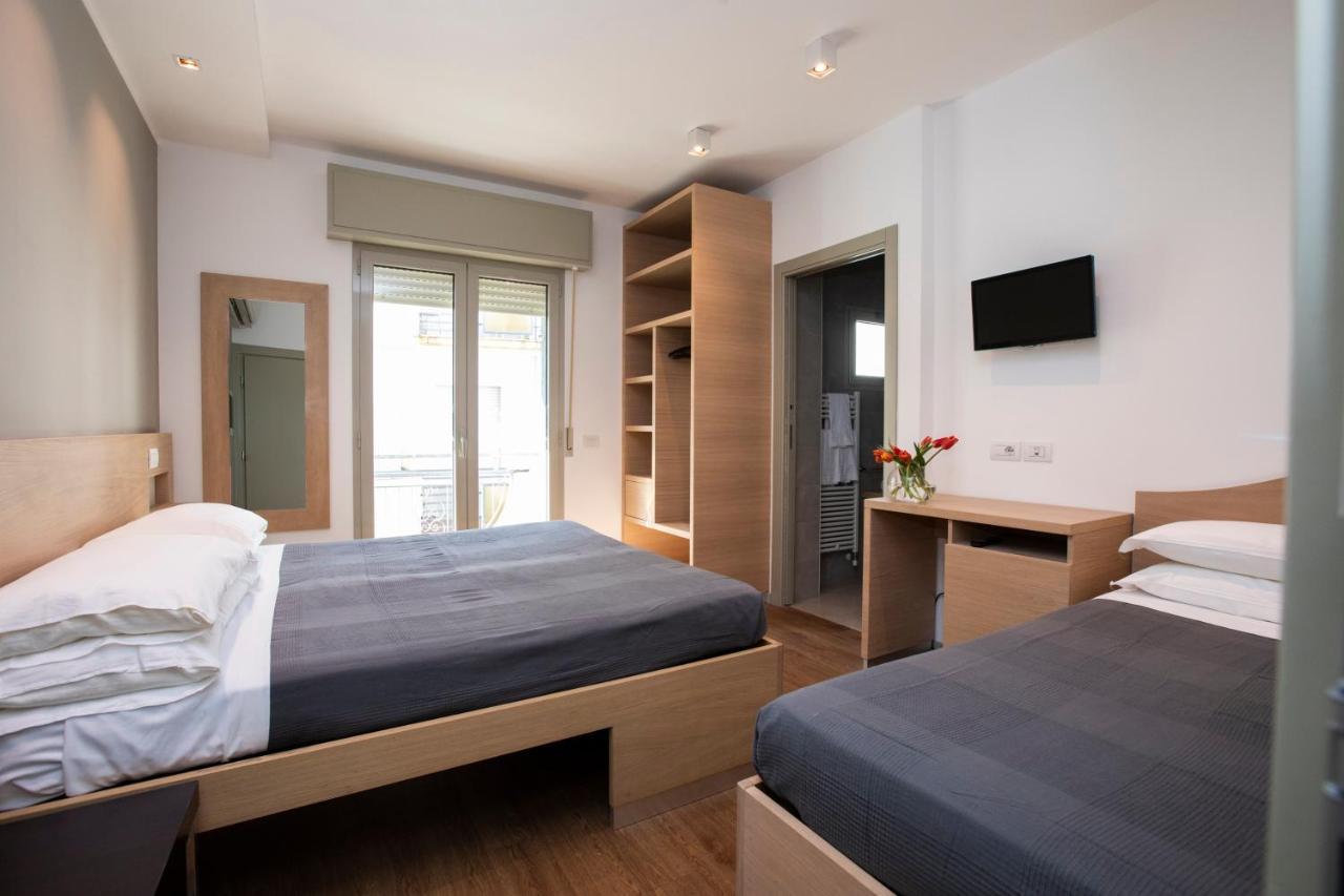 Hotel Liane Риччоне Екстер'єр фото