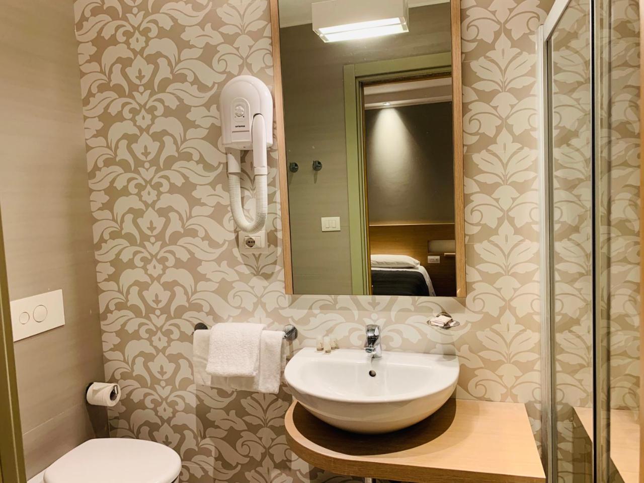 Hotel Liane Риччоне Екстер'єр фото