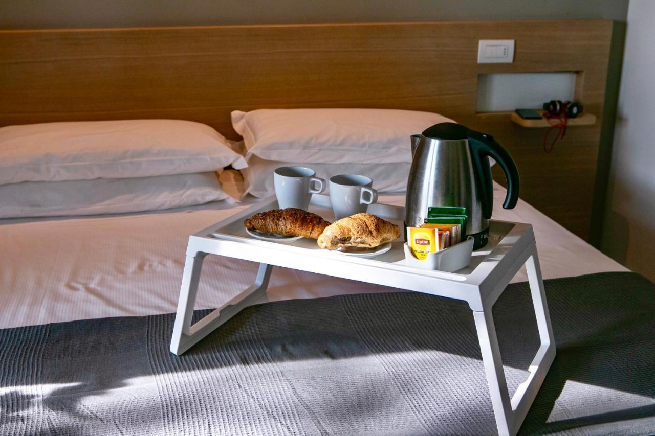 Hotel Liane Риччоне Екстер'єр фото